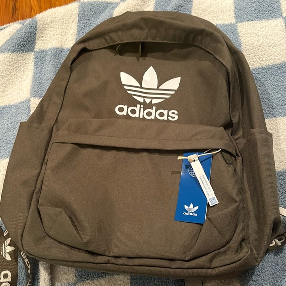 Green Adidas Backpack BRAND NEW - Picture 1 of 4